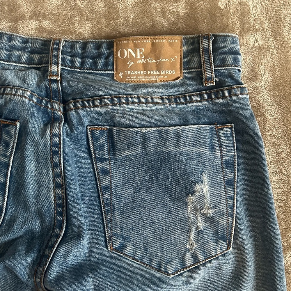 One by EightySeven X Distressed Skinny Jeans Size 26|Zipper Ankle|Patch Detail - Picture 14 of 16